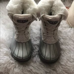 Girls snow boots size 13